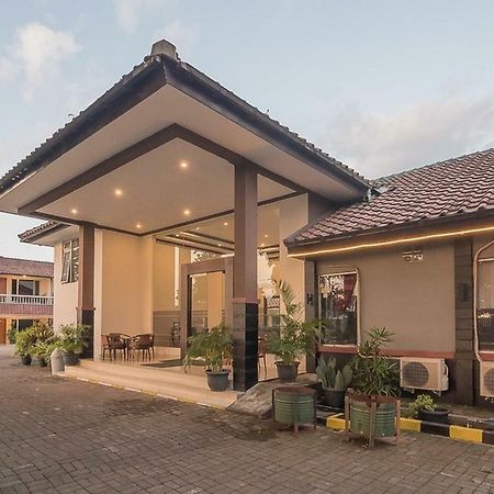 Hotel RedDoorz near Alun Alun Subang Exterior foto