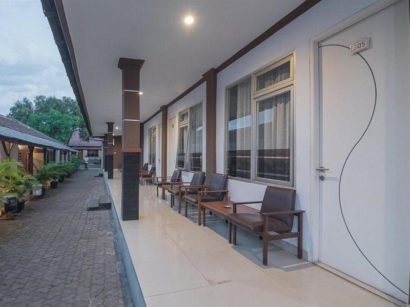 Hotel RedDoorz near Alun Alun Subang Exterior foto