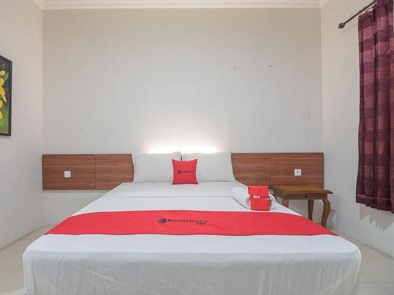 Hotel RedDoorz near Alun Alun Subang Exterior foto