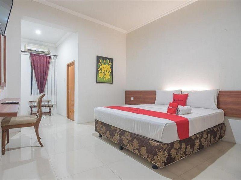 Hotel RedDoorz near Alun Alun Subang Exterior foto
