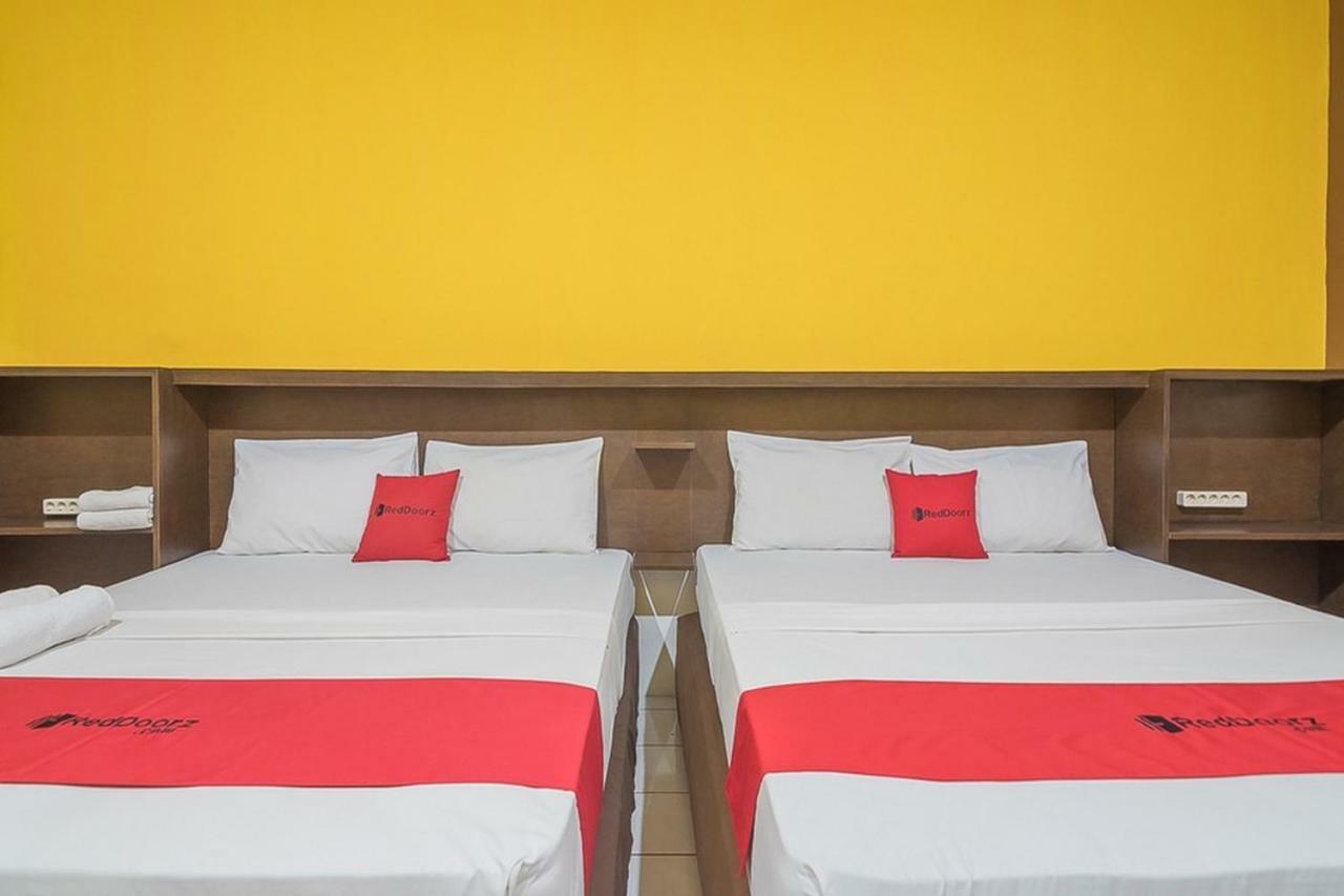 Hotel RedDoorz near Alun Alun Subang Exterior foto