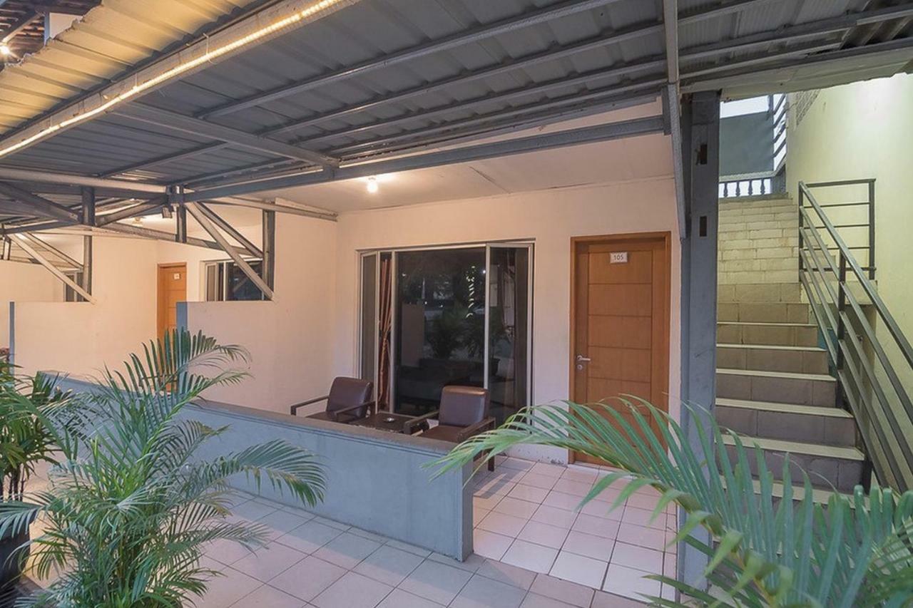 Hotel RedDoorz near Alun Alun Subang Exterior foto