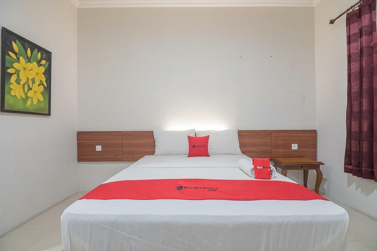 Hotel RedDoorz near Alun Alun Subang Exterior foto