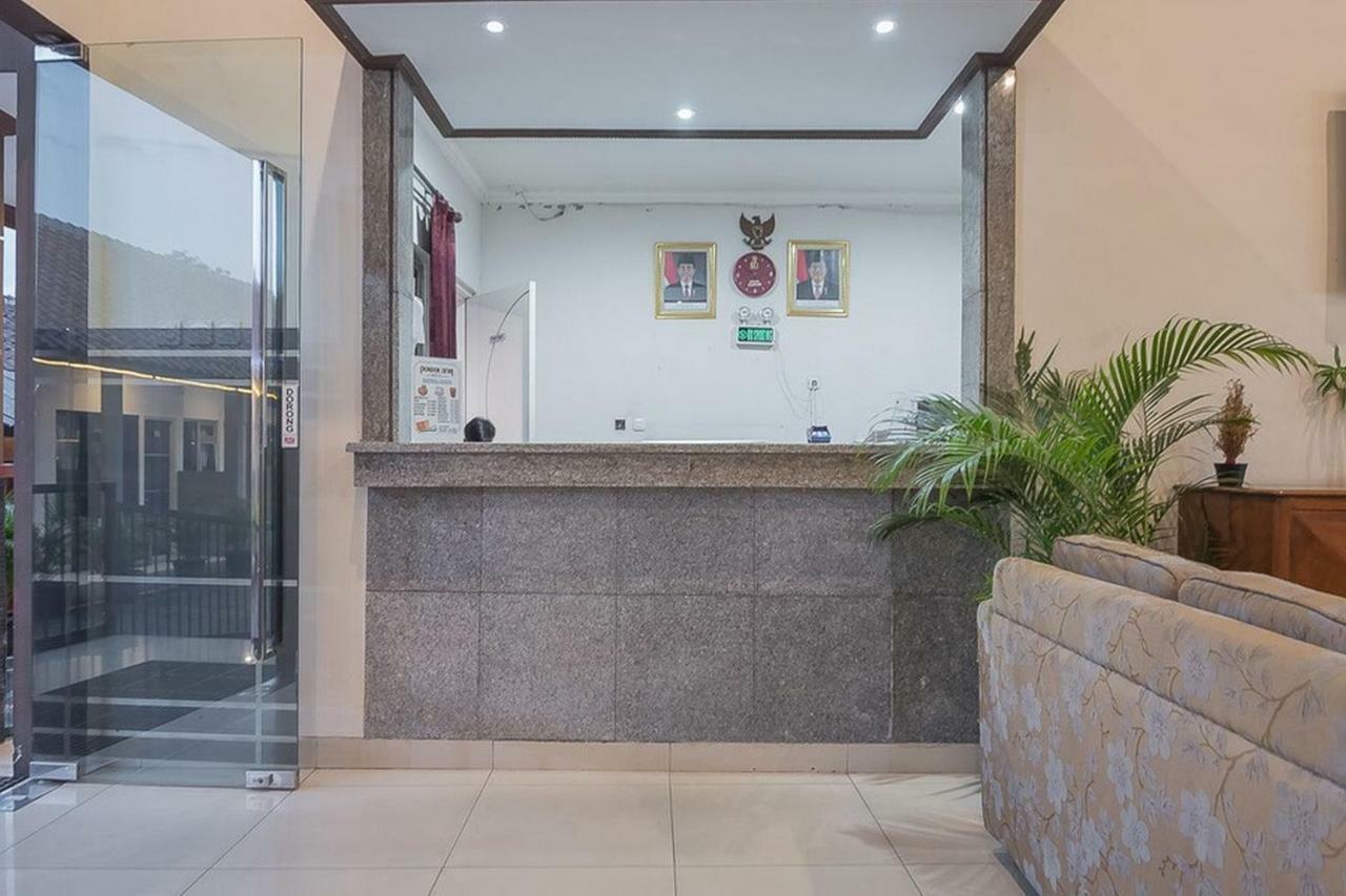 Hotel RedDoorz near Alun Alun Subang Exterior foto